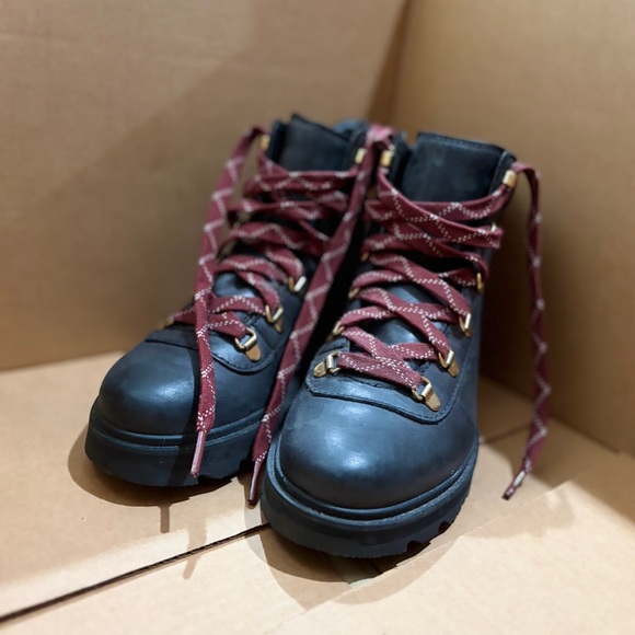 Black Sorel Boots with Red Laces sz 7.5 - Picture 3 of 11